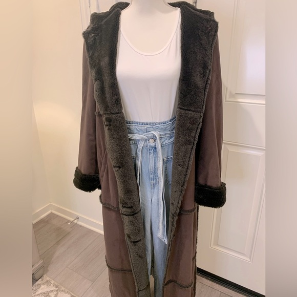 Liz Claiborne brown faux shearling maxi coat with hood & pockets M - Picture 7 of 11